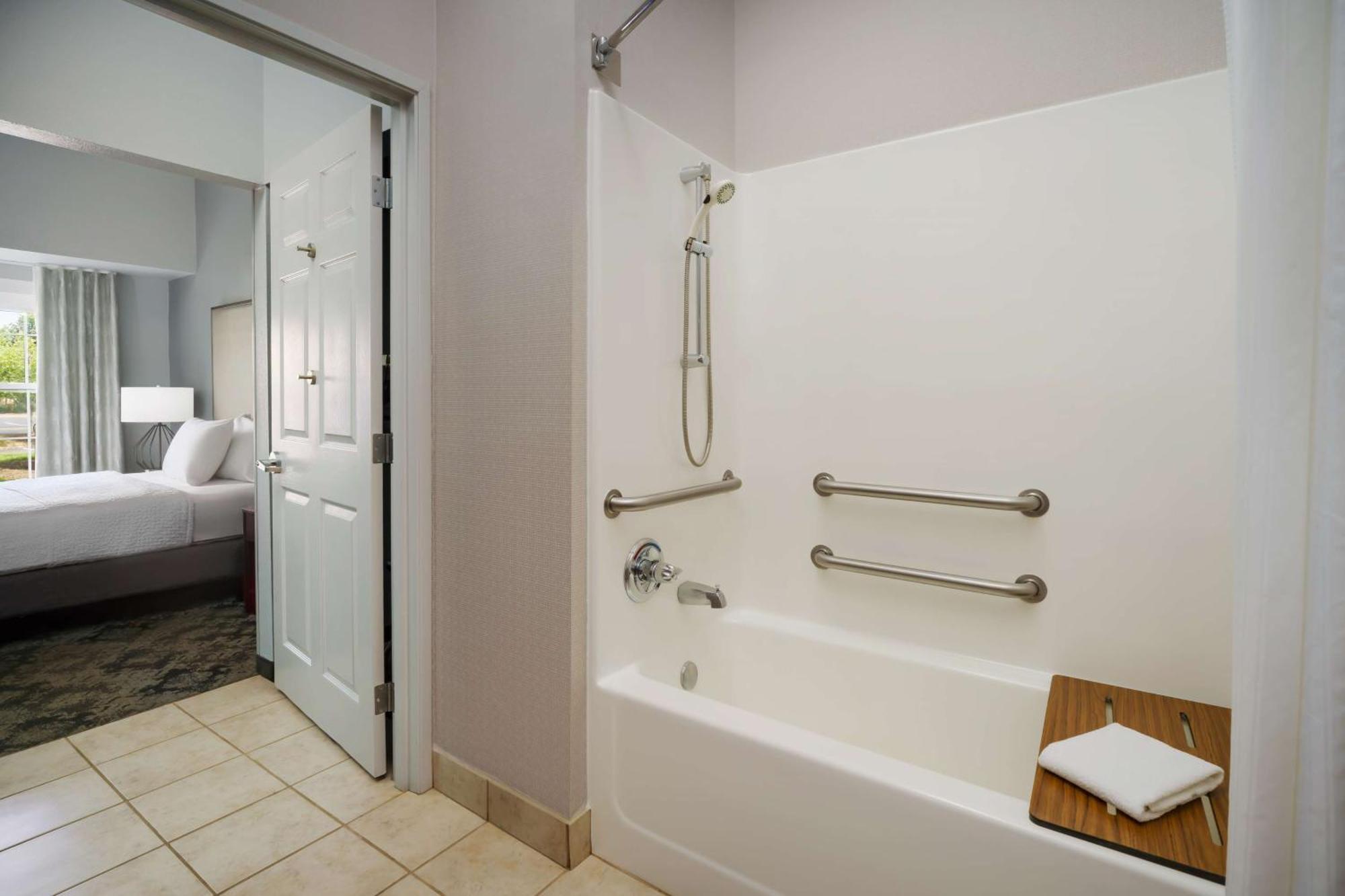 Homewood Suites By Hilton Erie Kearsarge Extérieur photo