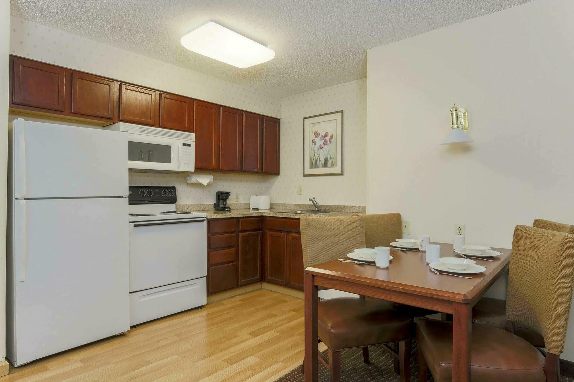 Homewood Suites By Hilton Erie Kearsarge Extérieur photo